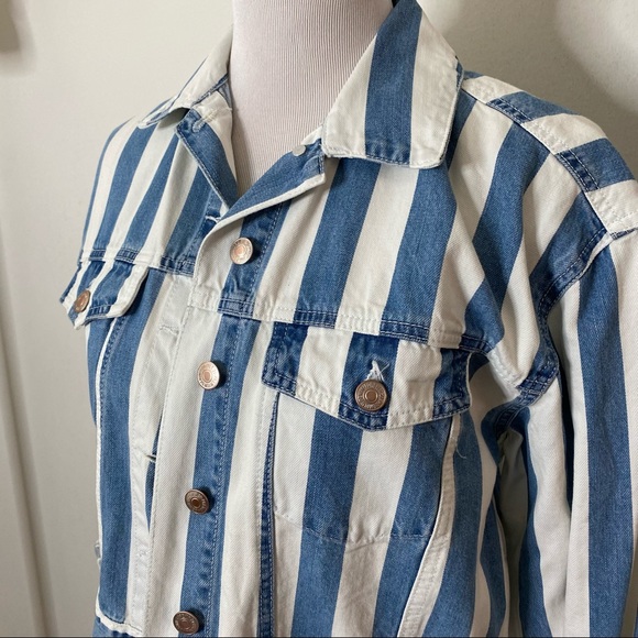 NWT Forever 21 Denim Jacket - Blue and White - Picture 10 of 11